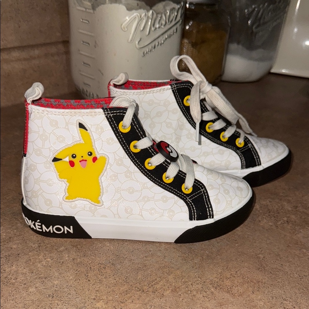 Kids High-Top Sneakers - White and Black